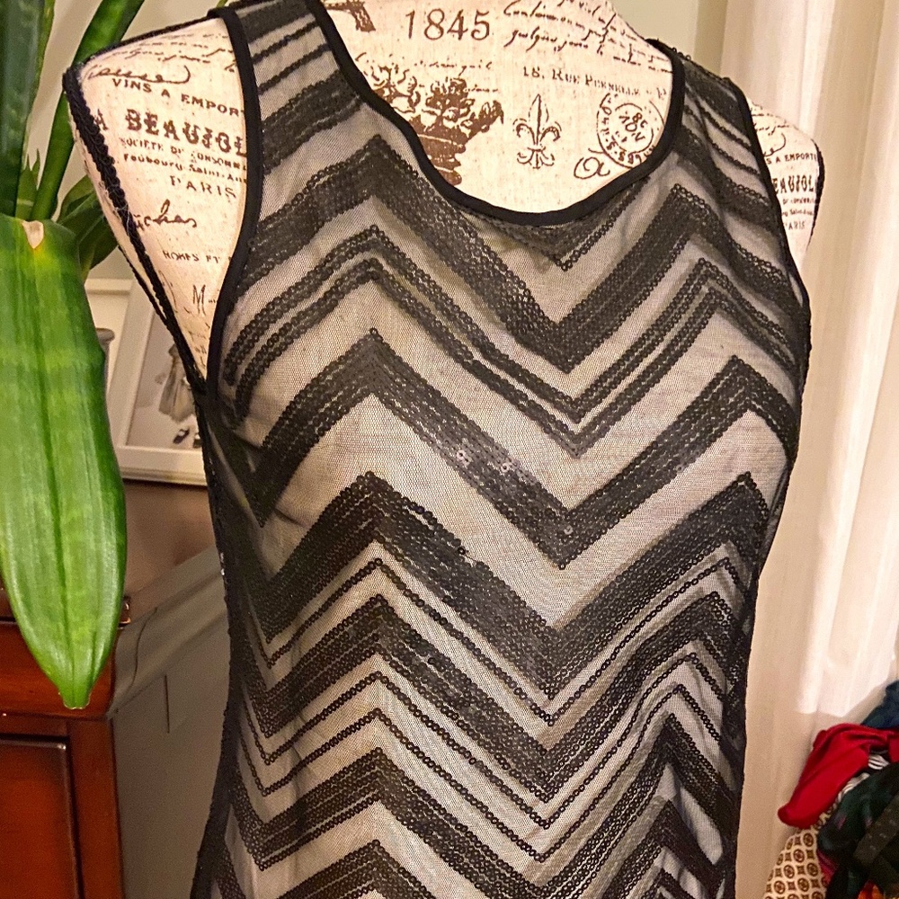 Banana Republic sequin pattern sleeveless top Sz 4
